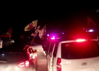 Kobani gençleri ve genç kadınları saldırılara karşı sokağa çıktı