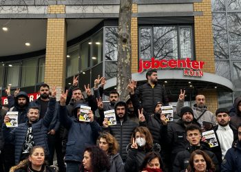 NRW TCŞ gençliği 17 Şubat yürüyüşü için bildiri dağıttı