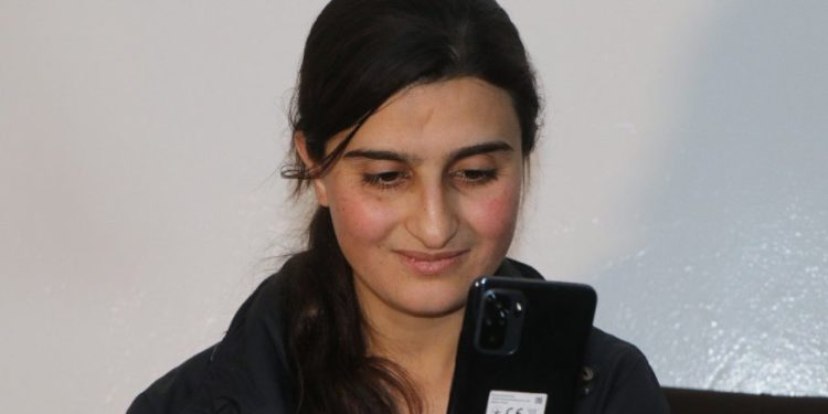 Êzidî genç kadın Kovan, 9 yıl sonra ailesiyle telefonla görüştü