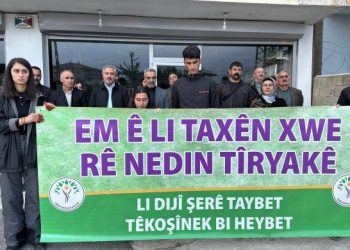 Gençler “özel savaşa” karşı nöbette