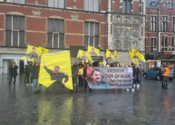 Amsterdam uzun yürüyüşüne polis engeli