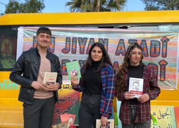 Cizir Bölgesi genç kadınları Gezgin Kütüphane etkinliği gerçekleştiriyor