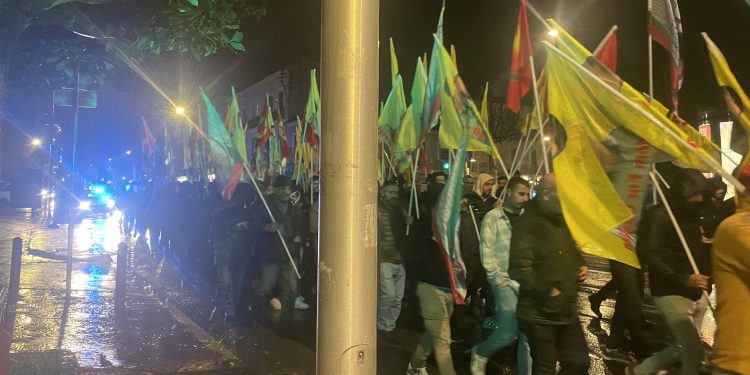 Dragugin’da Kürt halkı sokaklarda!