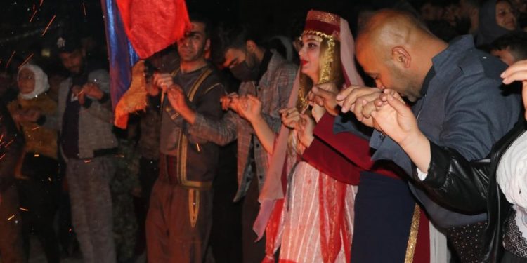 Ermeniler Newroz ateşini yaktı