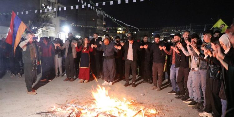 Ermeniler Newroz ateşini yaktı