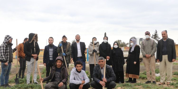 Reqa’da 100 fidan daha toprakla buluşturuldu