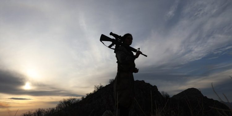 Nagihan Akarsel: Varoluşun Erdemli Duruşu: Direniş