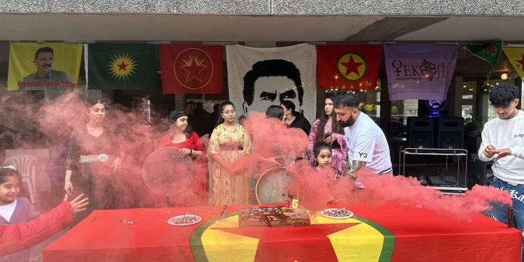 Bern’de gençler Önder APO’nun doğum gününü kutladı