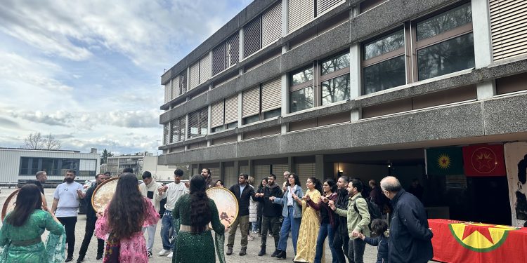 Bern’de gençler Önder APO’nun doğum gününü kutladı