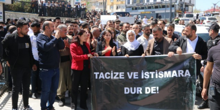 Uzman çavuş tacizi yürüyüşle protesto edildi: Fail korumaya alındı