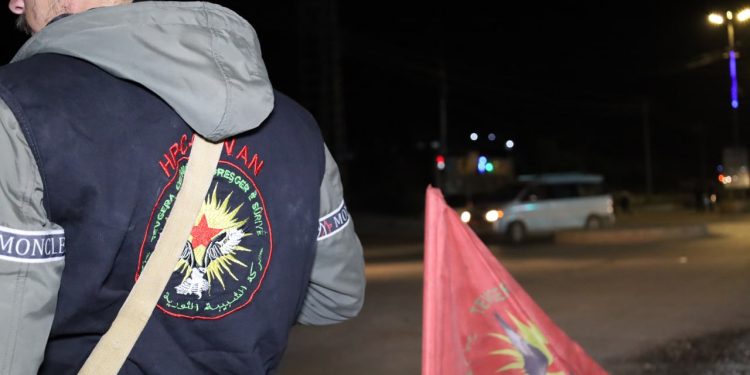 Kobanê Gençleri şehir merkezinin güvenliğini sağlıyor