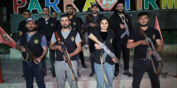 Kobanê Gençleri şehir merkezinin güvenliğini sağlıyor
