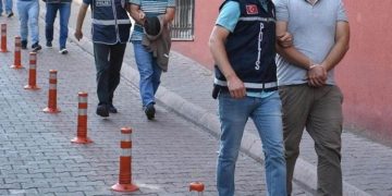 Birçok kentte ev baskınları