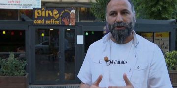 Amed’de Kürtçe hizmet veren kafeyi polis bastı