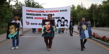 ODTÜ Öğrencileri Devrim Yürüyüşünü gerçekleştirdi