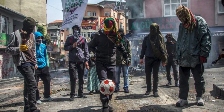 GENÇLİĞİ TANIMAK VE TANIMLAMAK