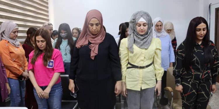 Gençler ve genç kadınlar Raqa ve Girkê Legê’de Ş. Zilan’ı andı