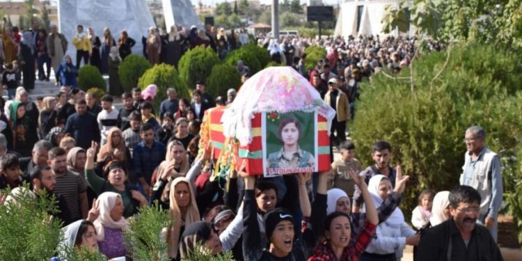 Şehit Tolîn Pelşîn Baz, Kobanê’de son yolculuğuna uğurlandı