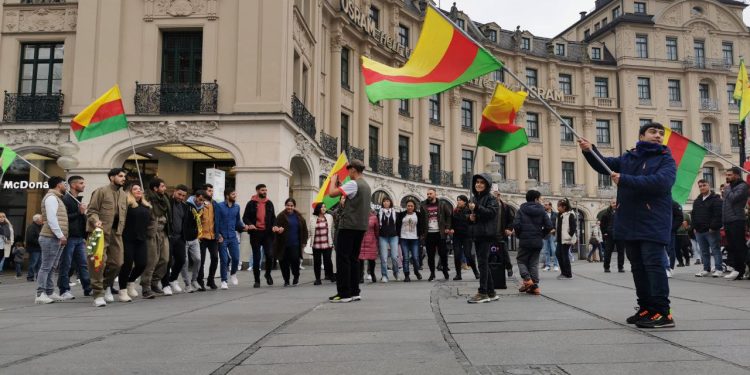 Münih’te Gençlik Öncülüğünde Dünya Kobanê Kutlaması