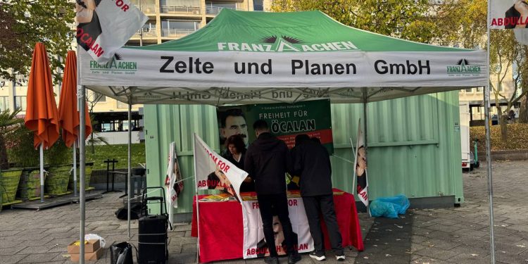 Köln Gençliği 16 Kasım İçin Stand Açtı
