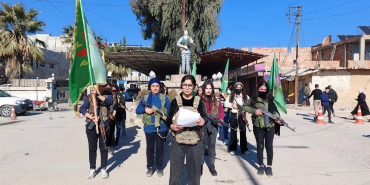 Dirbesiyê’de Genç kadınlar, ‘Şehit Berçem Kobanê‘ taburu kurdu