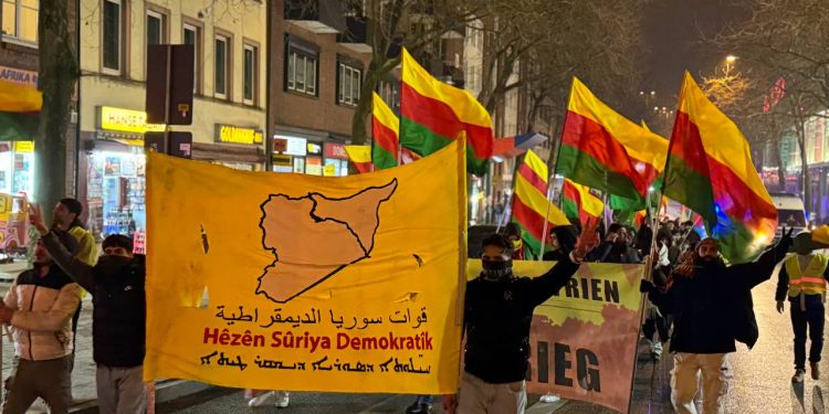Hamburg Gençleri Rojava İçin Kesintisiz Eylemde