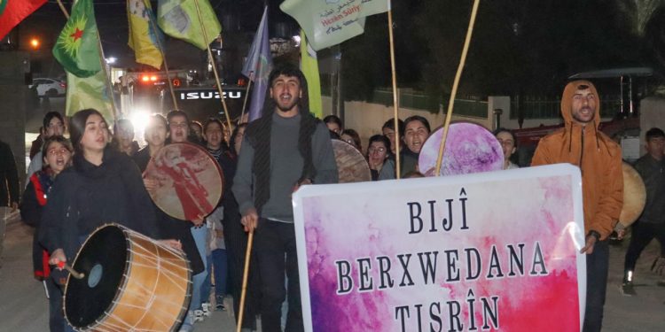 Mexmûr’da Gençler, Tişrîn Direnişini Selamladı