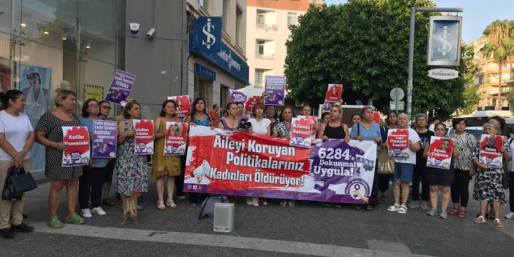 Mersin’de 24 saat içinde 3 kadın katledildi: Kadınlardan eylem çağrısı