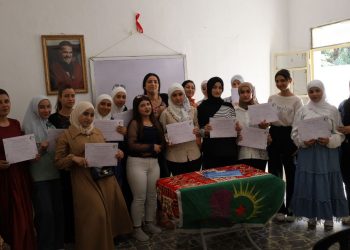 Halep’te genç kadınlar, ilk yardım eğitimlerini tamamladı