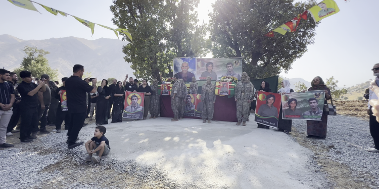 Gerillalar Bêrîtan Amed ve Çiya Rizgar, son yolculuklarına uğurlandı