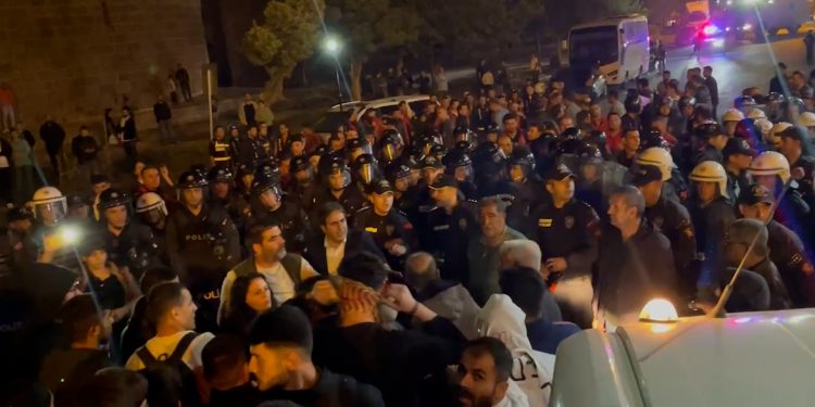 SON DAKİKA: Gençlik Yürüyüşüne Saldırı 1 Gözaltı