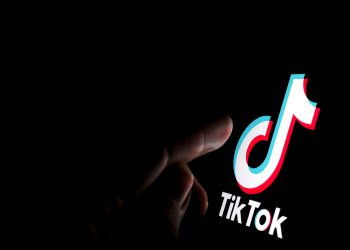 ”TikTok Algoritması Gençleri İntihara Sürüklüyor”