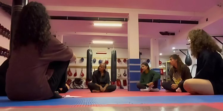 BERLİN’DE TEKOJIN VE ERMENİ GENÇ KADINLARDAN ORTAK ÖZSAVUNMA EĞİTİMİ