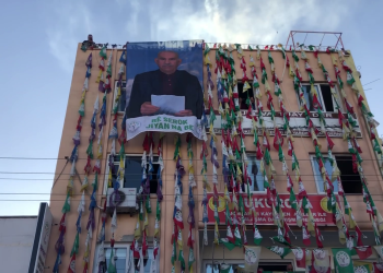 “Umutla Özgürlüğe Yürüyoruz” Yürüyüşünde Genç Kadınlardan Dev Önderlik Posteri