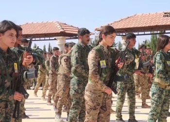 Tişrîn direnişi şehitleri Têkoşer ve Sîdar için tören