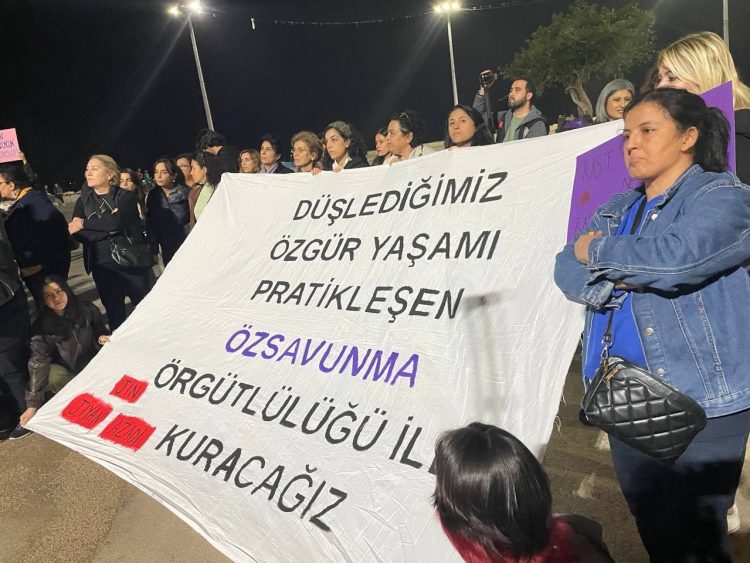 Genç Kadınlardan 25 Kasım: Kadınların Barışı Özgür Yaşamı Savunmaktır