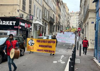 Marsilya’da Ciwanên Kurdistanî’ ên Fransa’dan “Önder APO’ya Özgürlük” Yürüyüşü