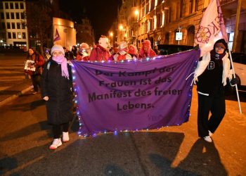 Frankfurt’ta 25 Kasım Eylemi: “Jin, Jiyan, Azadî ile Kendimizi Savunacağız”