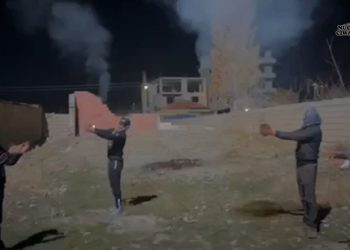 Wan Düzyol’da Havai Fişekli 27 Kasım Kutlaması