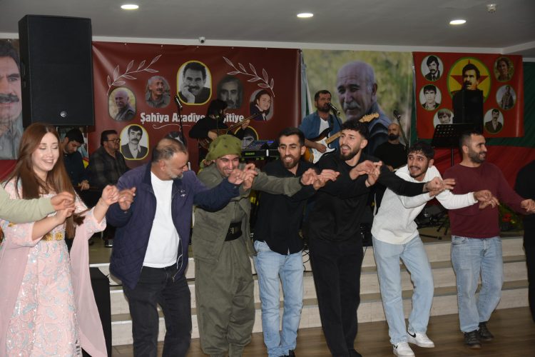 Hamburg Gençliği: Zafer Bizim Olacaktır