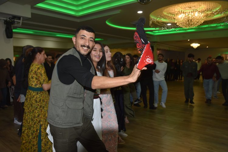 Hamburg Gençliği: Zafer Bizim Olacaktır