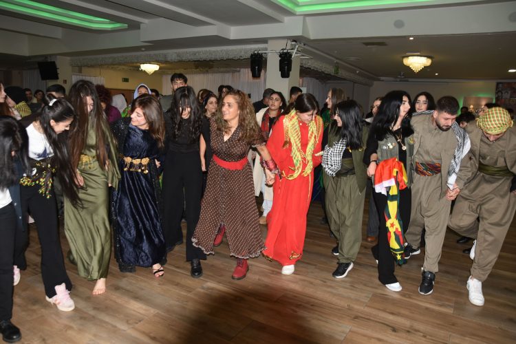 Hamburg Gençliği: Zafer Bizim Olacaktır