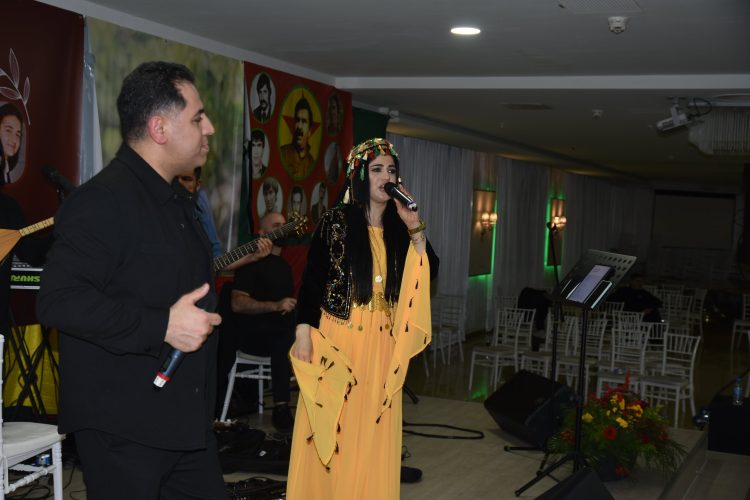 Hamburg Gençliği: Zafer Bizim Olacaktır