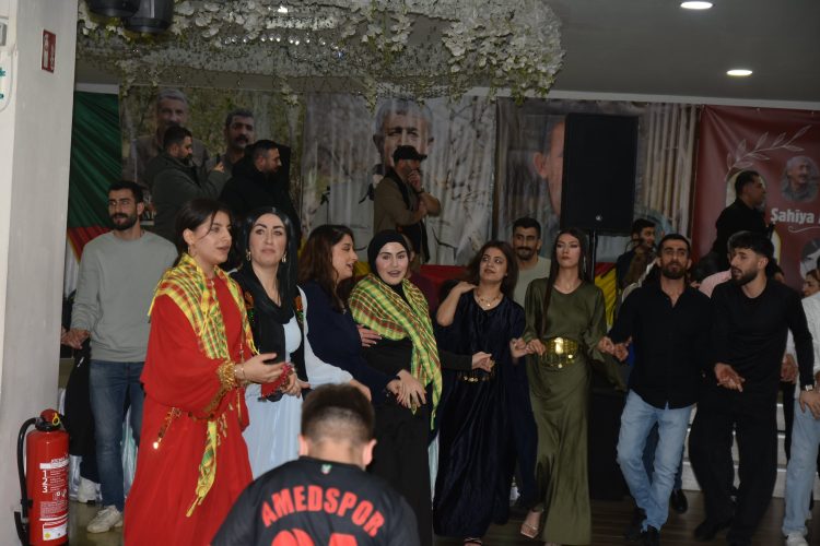 Hamburg Gençliği: Zafer Bizim Olacaktır