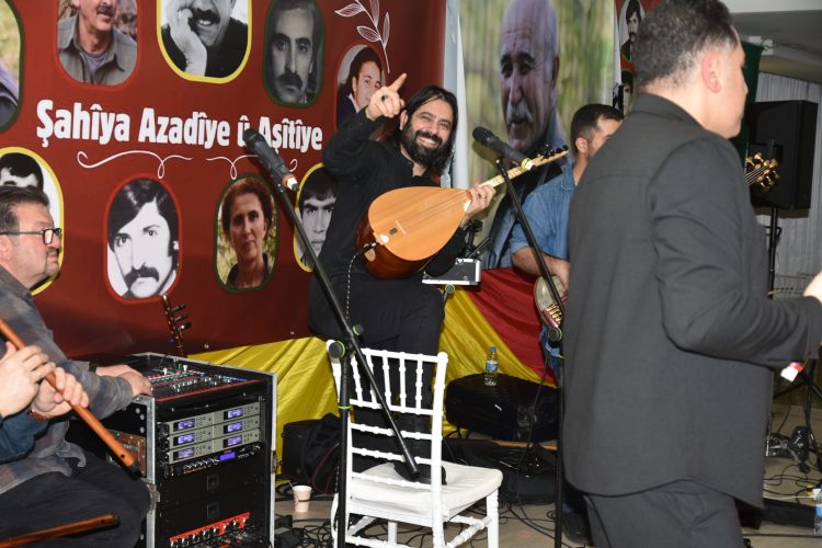 Hamburg Gençliği: Zafer Bizim Olacaktır