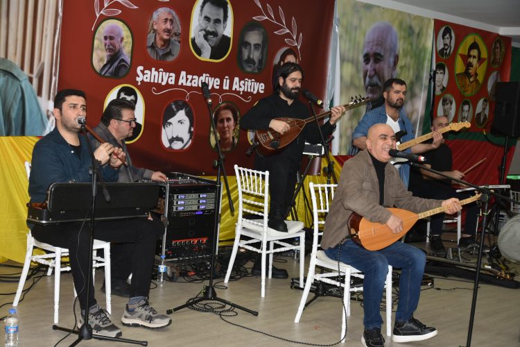 Hamburg Gençliği: Zafer Bizim Olacaktır