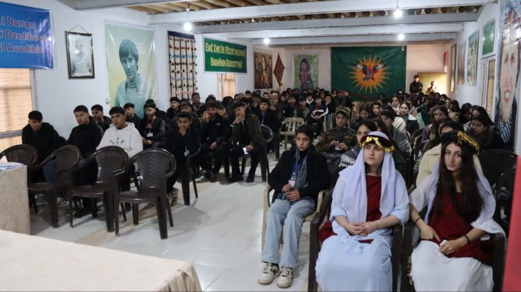Maxmur Şehit Rûstem Cûdî Kampında Gençlik Kongresi Başladı