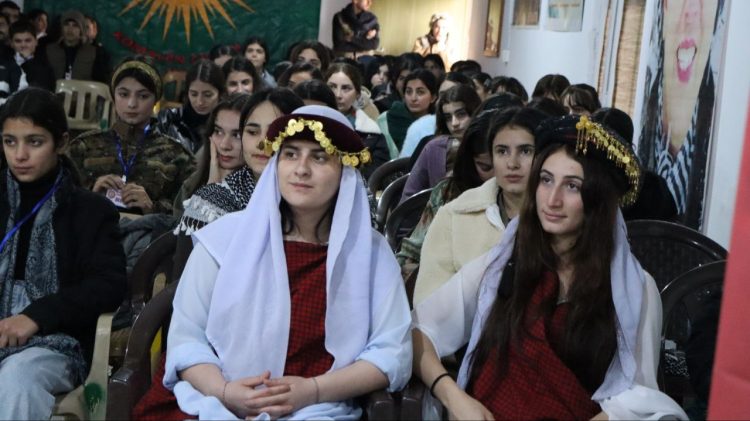 Maxmur Şehit Rûstem Cûdî Kampında Gençlik Kongresi Başladı