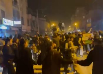 Qosêr’de Gençler Rojava İçin Alanlara Çıktı