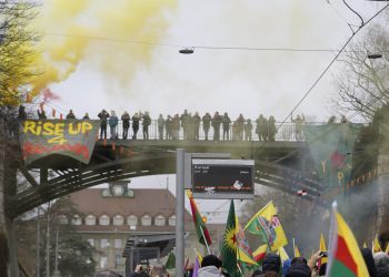 Bern’de Binler Yürüdü: Rojava’nın Statüsü Sağlanana Kadar Mücadele Sürecek